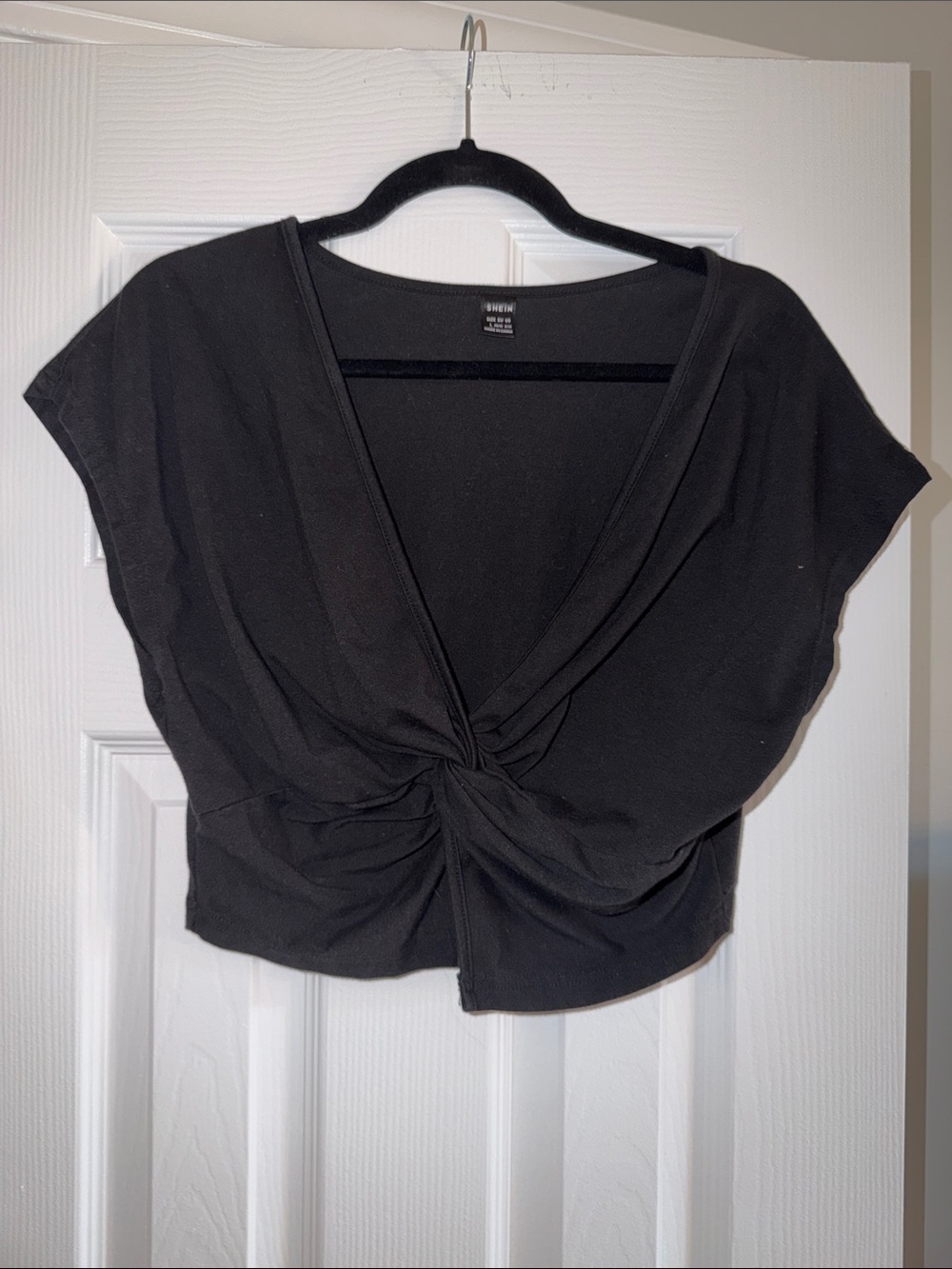 SHEIN Black Twist-Front Crop Top
